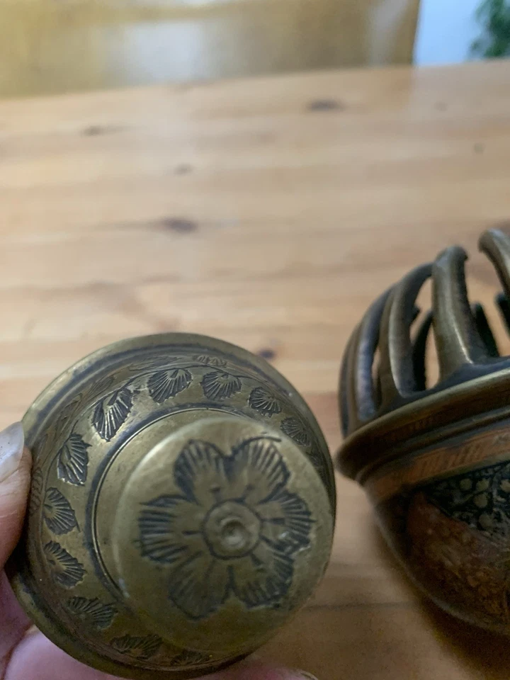 2 X Vintage Indian Brass elephant Claw Bells Etched With Flowers - Image 4 of 4