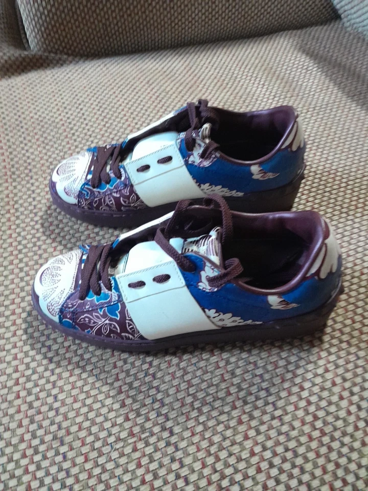 Zapatillas bajas Valentino Rockstud multicolor de cuero estampado floral talla 35,5 Foto 3 de 4