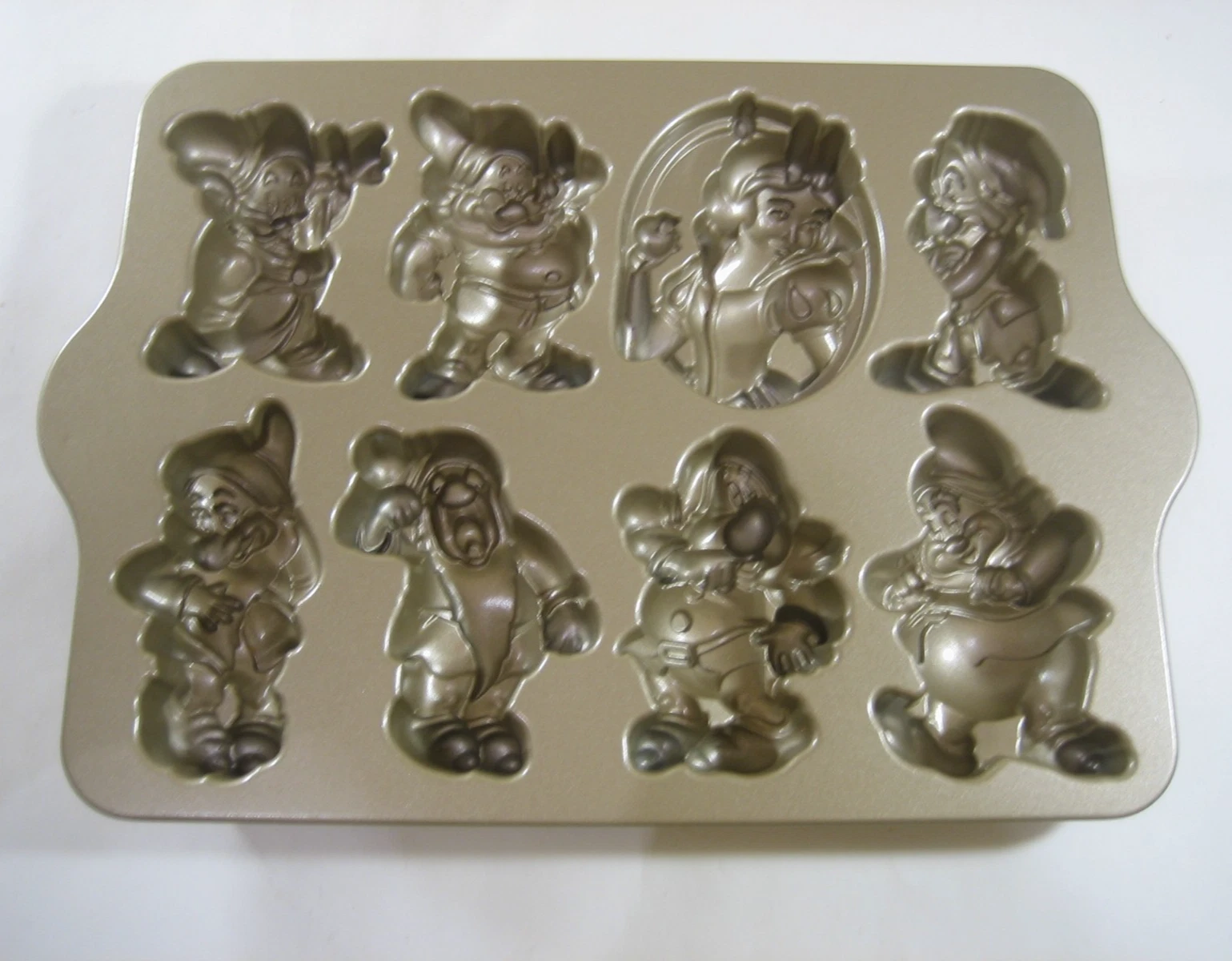 Nordic Ware Disney Snow White And The Seven Dwarfs Cake / Cakelet Baking Pan USA