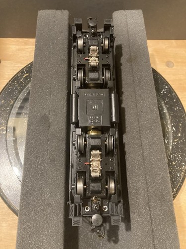 Atlas O 6101-1 3-Rail Conventional Atlantic Coast Line SW8 - Tested & Runs! - Picture 7 of 17