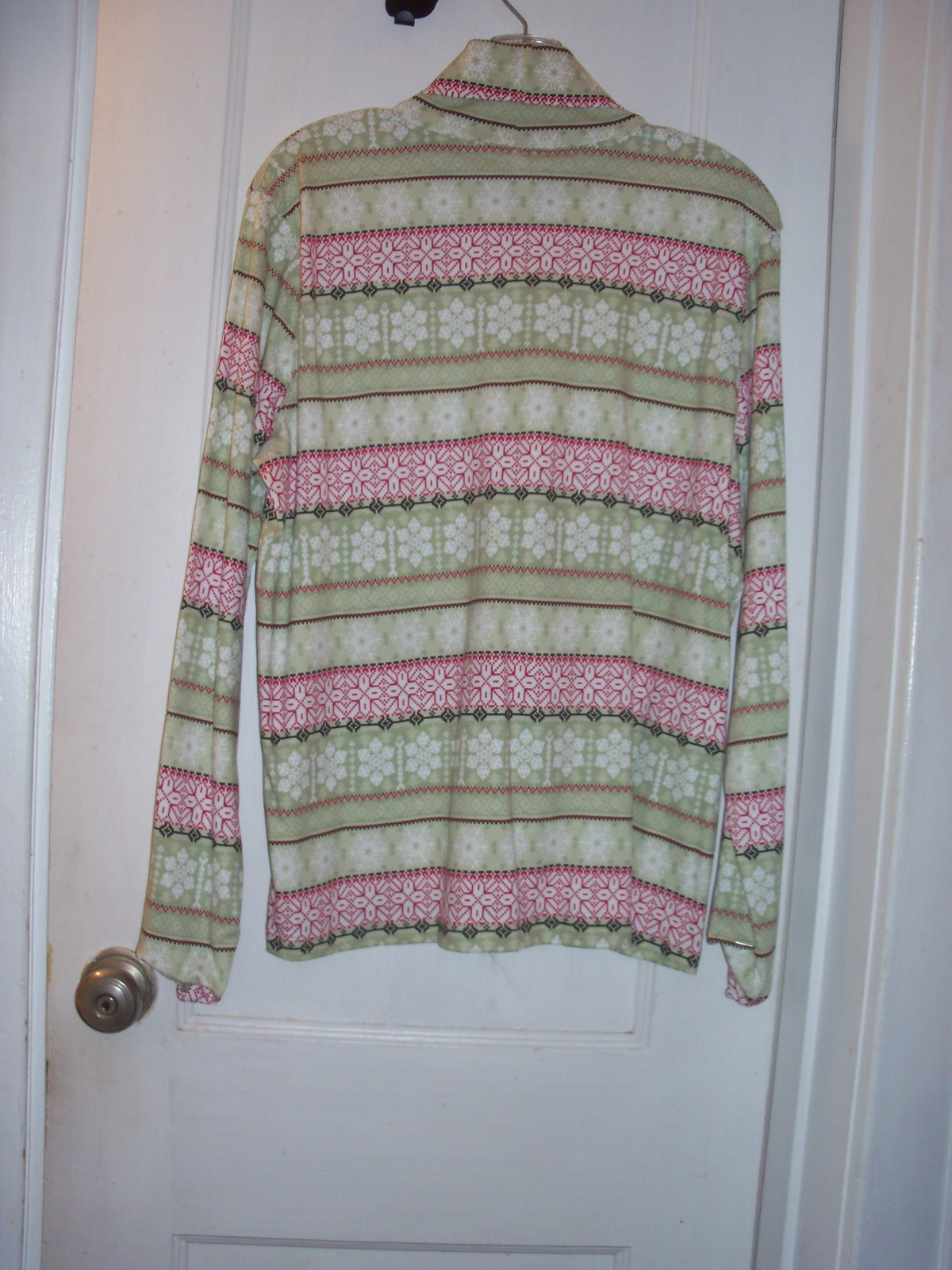 WOMENS WHITE STAG LONG SLEEVE PULLOVER SHIRT GREEN RED w/SNOWFLAKES SIZE XL NWT