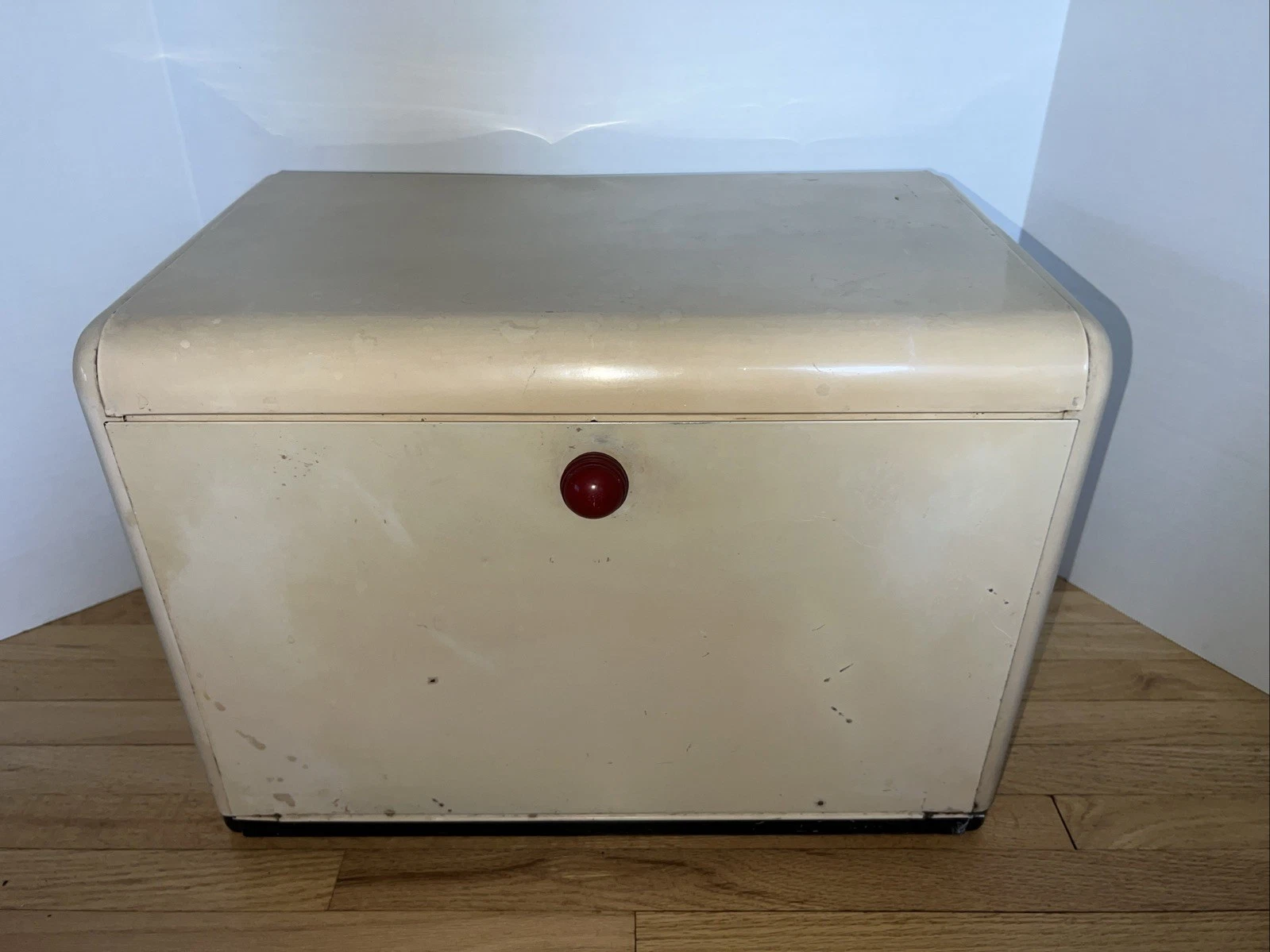 VTG Large Metal Bread Box Red Bakelite Knob Chippy Country Cottage Farmhouse