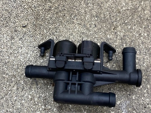 Zusatzwasserpumpe 9119164 Wasserventil Kühlregelung BMW F11 5er 530D 11.1949.294