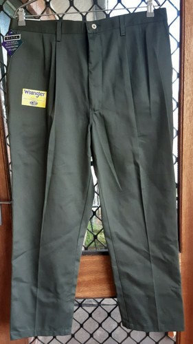 Wrangler RIATA Mens Olive Green Relaxed 