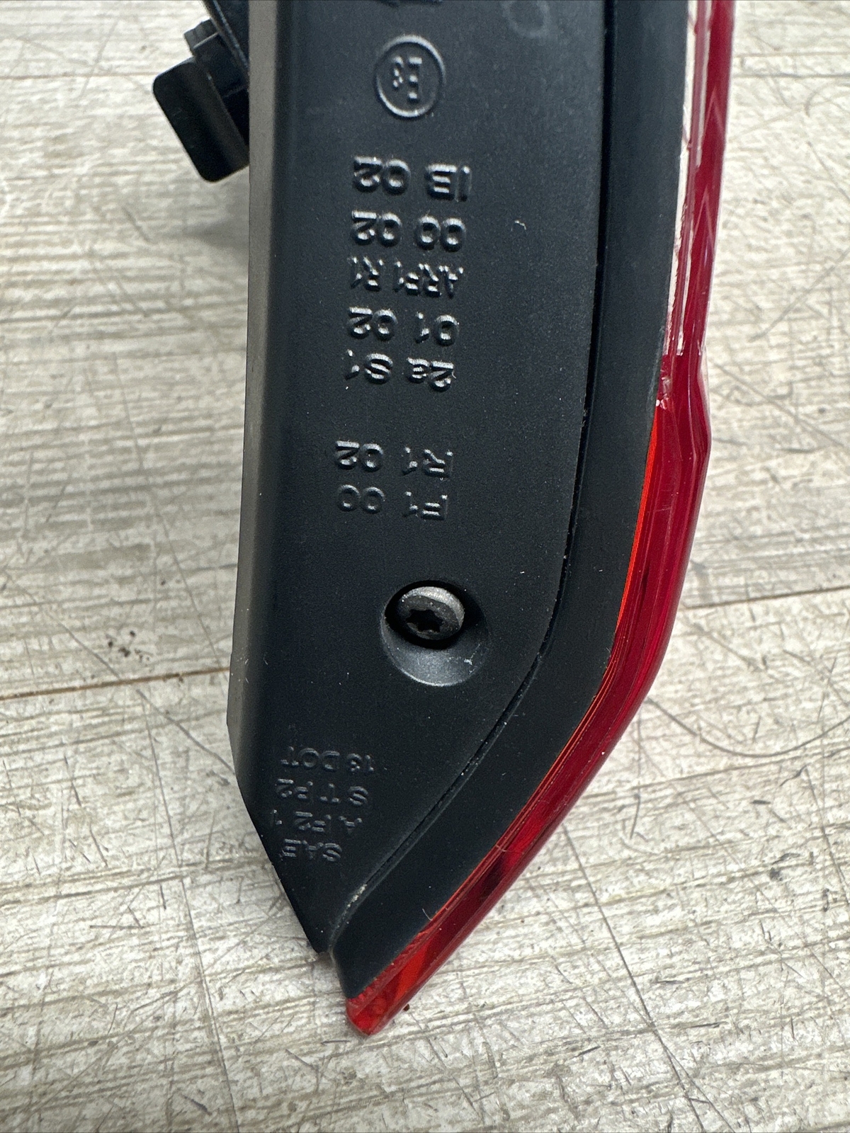 06700046630 I 2014 - 20 MASERATI GHIBLI PASSENGER RIGHT REAR INNER TAILLIGHT OEM
