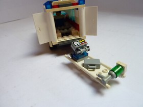 LEGO CITY 7890 Ambulance / Ambulance