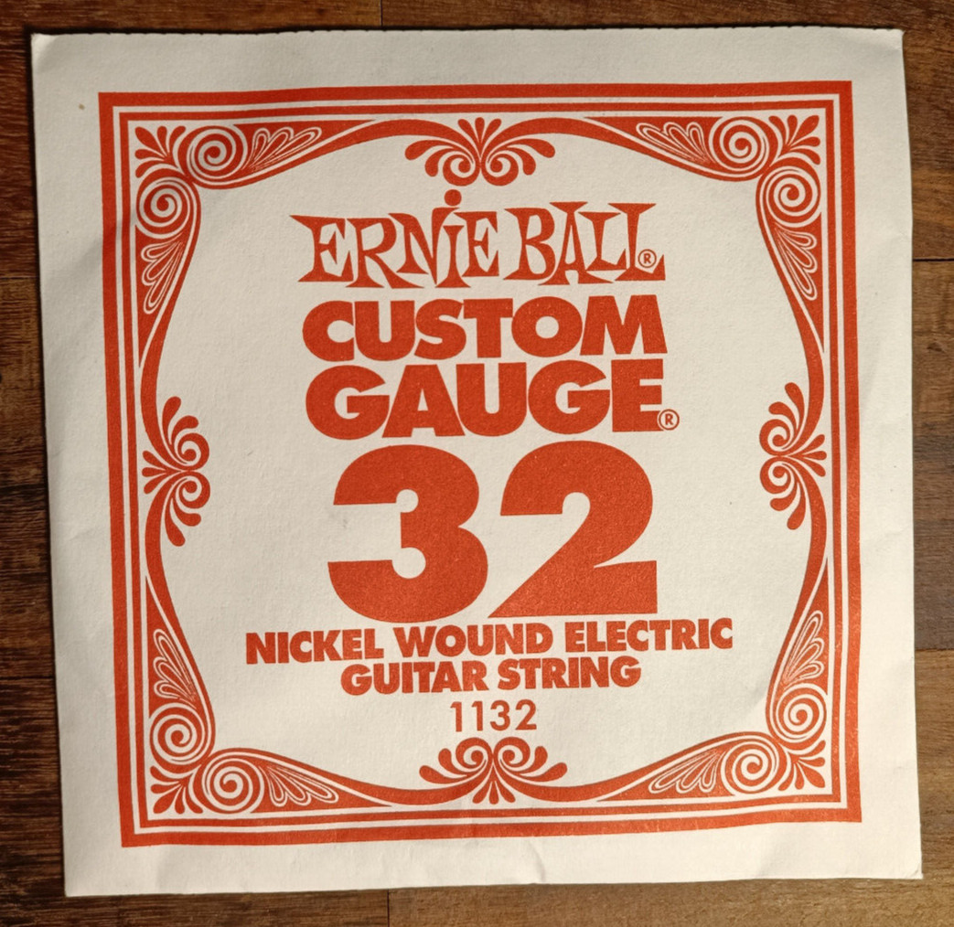 Ernie Ball 1032 Corde Acier Personnalisée Pour Guitare Électrique Ou Acoustique