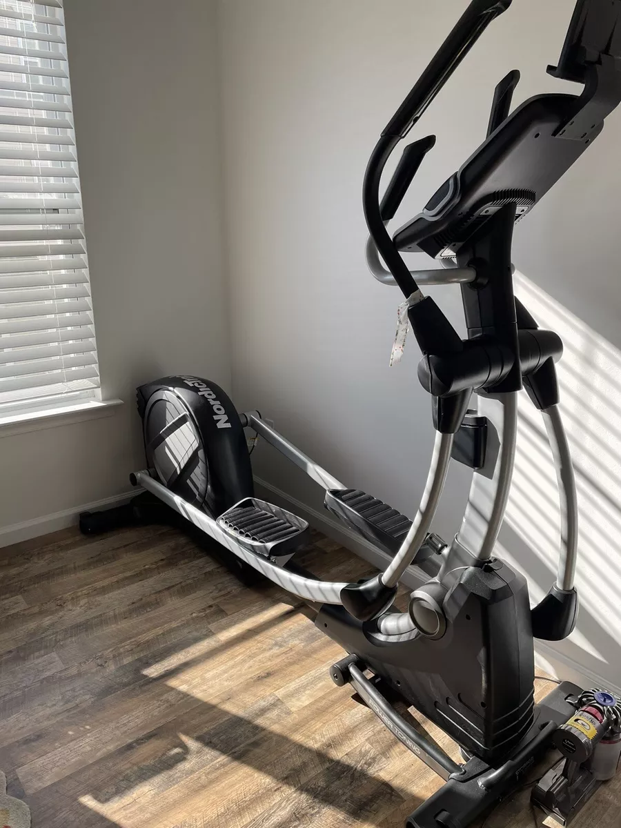 Nordic Track Elliptical Machine SpaceSaver se7i