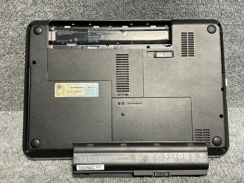 HP Laptop 584037-001 Windows 7 HD Display Input 18.5V 3.5A in Black - For Parts - Picture 13 of 21