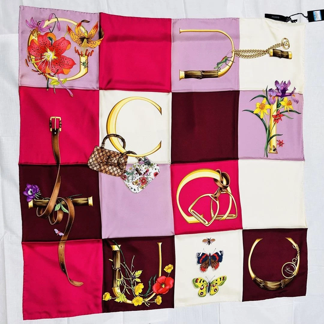Grande écharpe Gucci du Japon 90 cm x 90 cm fleur