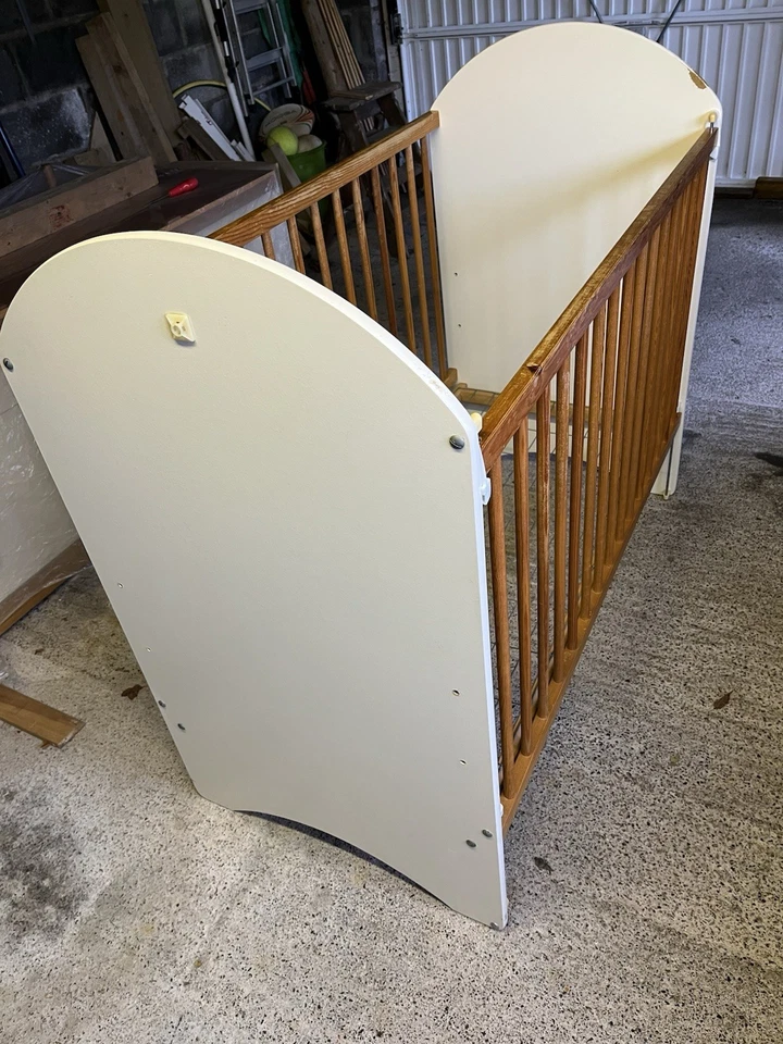 Mothercare Baby Cot with Drop Side . No Mattress Included - Image 2 of 3