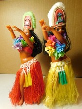 Unbranded Hawaiian Hula Plastic Girl Dolls On Stands Dressed 10" Tall Vtg.