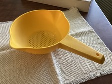 Tupperware Vintage Yellow Colander/Pasta Stra...