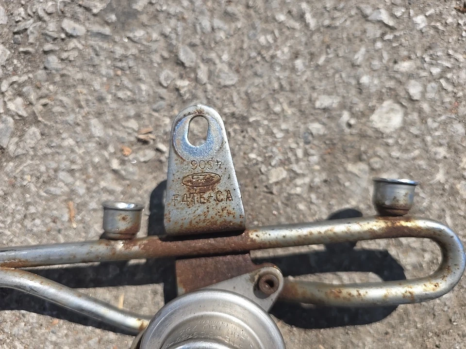 Ford F150 1987-1995 4,9 4,9 L riel de inyección de combustible stock F4 Foto 4 de 4