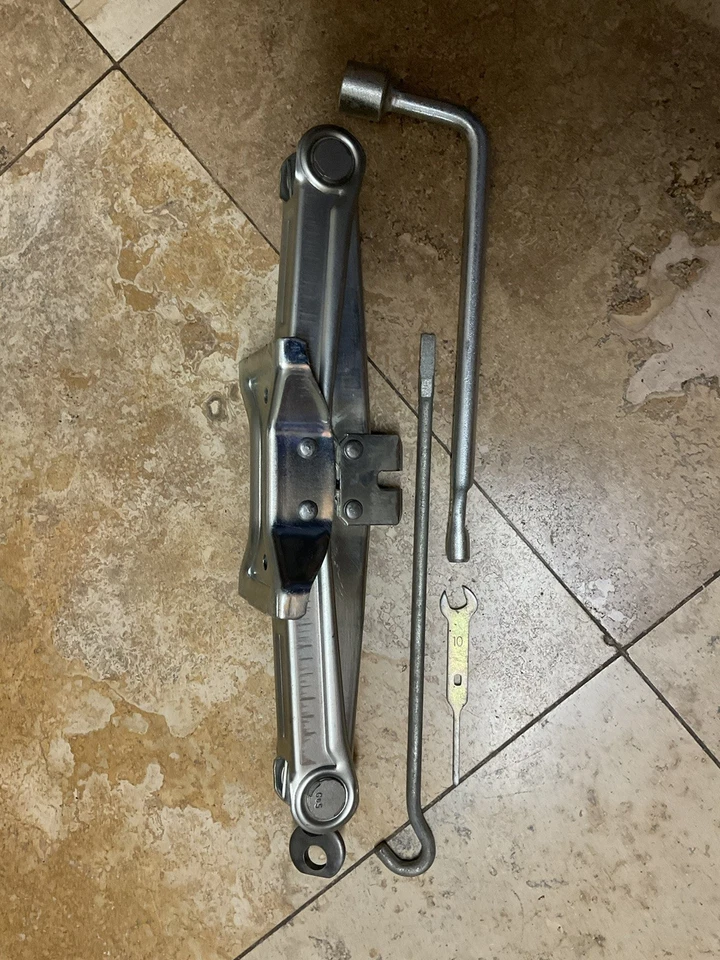 Nissan 350Z 2003-2004-2005-2007-2008 Jack con llave herramientas OEM Foto 2 de 4