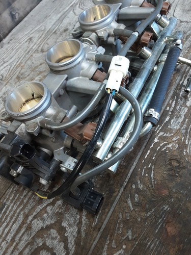 2007 07 06-07 Suzuki GSXR600 GSX-R 600 Throttle Body Air Fuel Intake Assembly - Bild 8 von 15