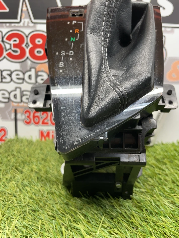 ✅ 2016 TOYOTA COROLLA FLOOR SHIFTER OEM - Image 2 of 4