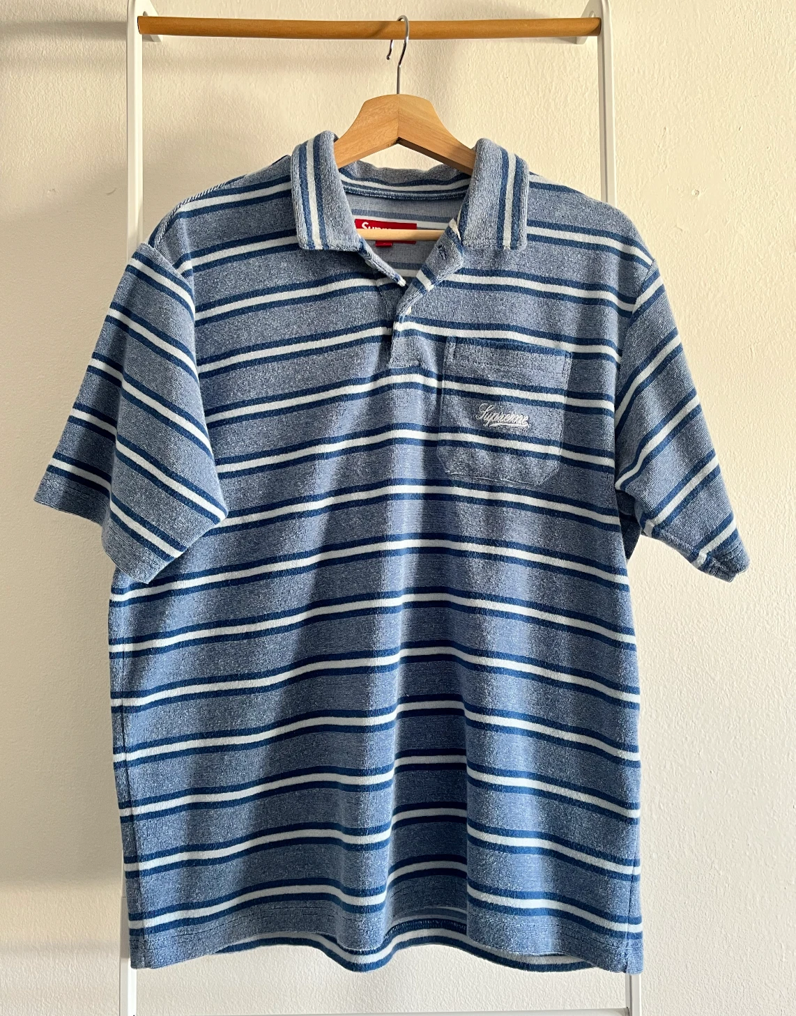 Polo bleu manches courtes éponge rayé Supreme SS24 taille S