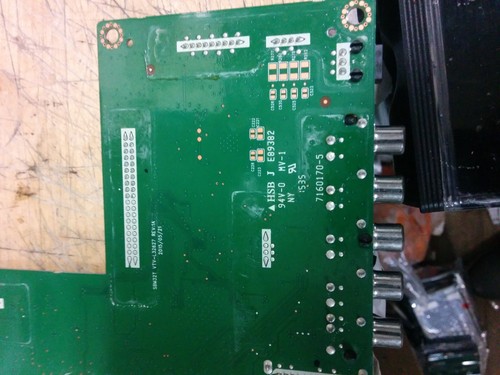 431C8821L01 MAINBOARD FOR A TOSHIBA TV(32L110U) SBM32T VTV0L32627 with brackets - Picture 5 of 7