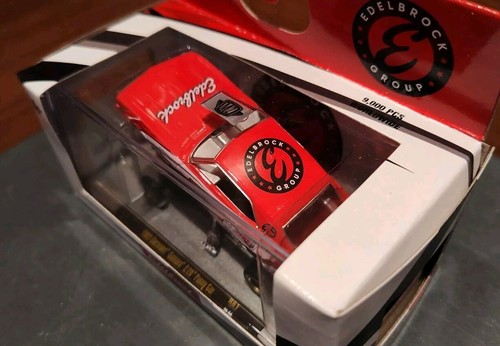 MÁQUINAS M2 2024 EDELBROCK® 1969 CHEVROLET® CAMARO® Z/28® COCHE DIVERTIDO NUEVO EN CAJA - Imagen 6 de 11
