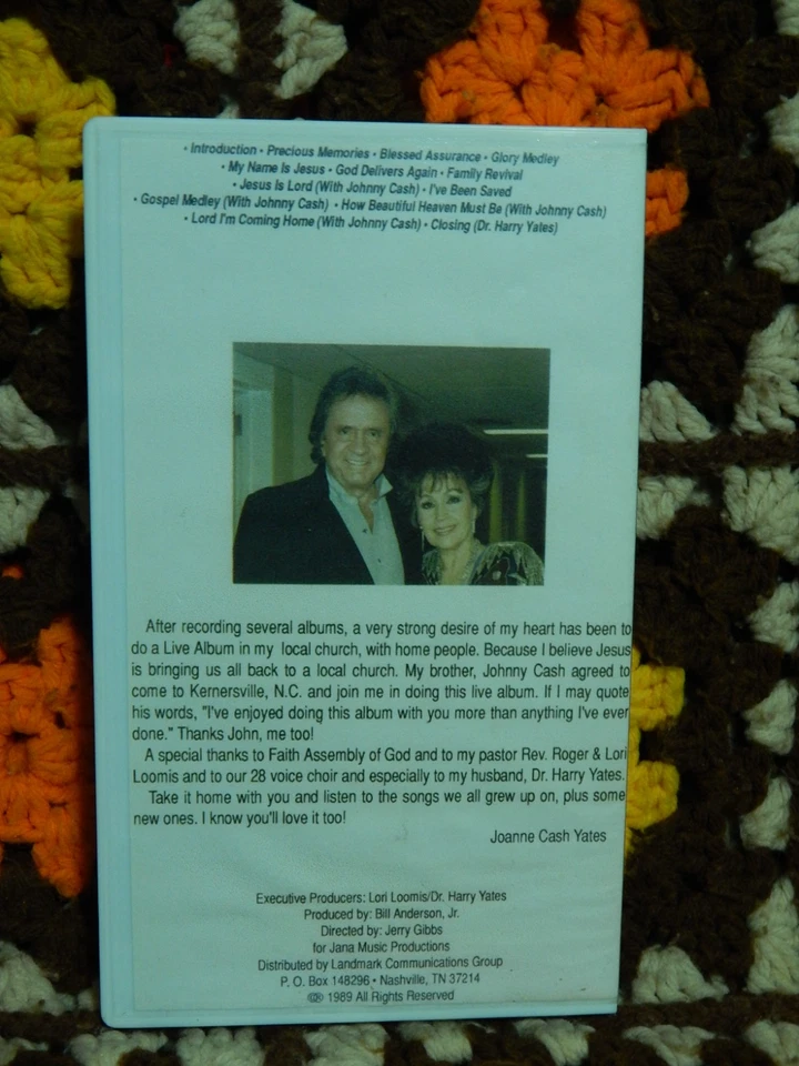 Joanne Cash Yates Live (VHS, 1989) The Faith Assembly of God Choir *Signed* Foto 3 de 4
