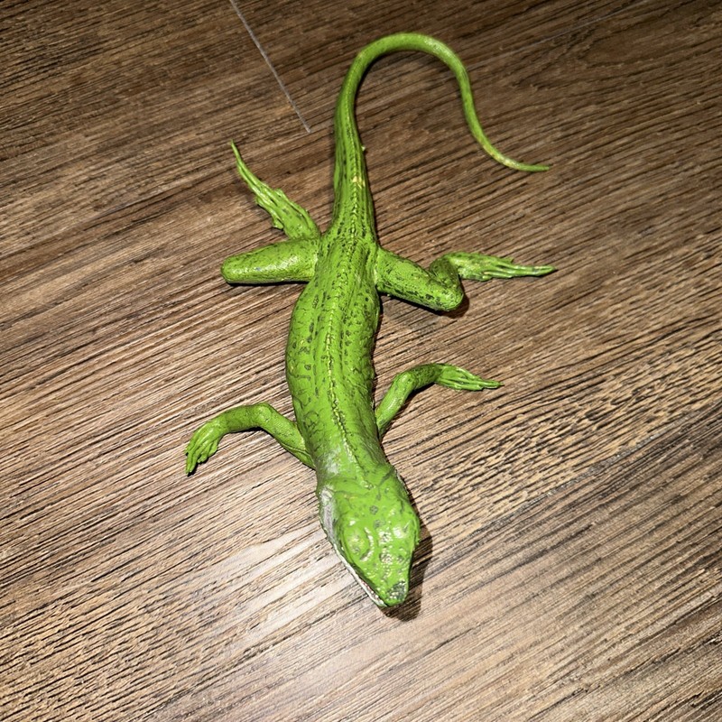 Vintage 80s AAA Large Iguana Lizard Green Rubber Toy Figure