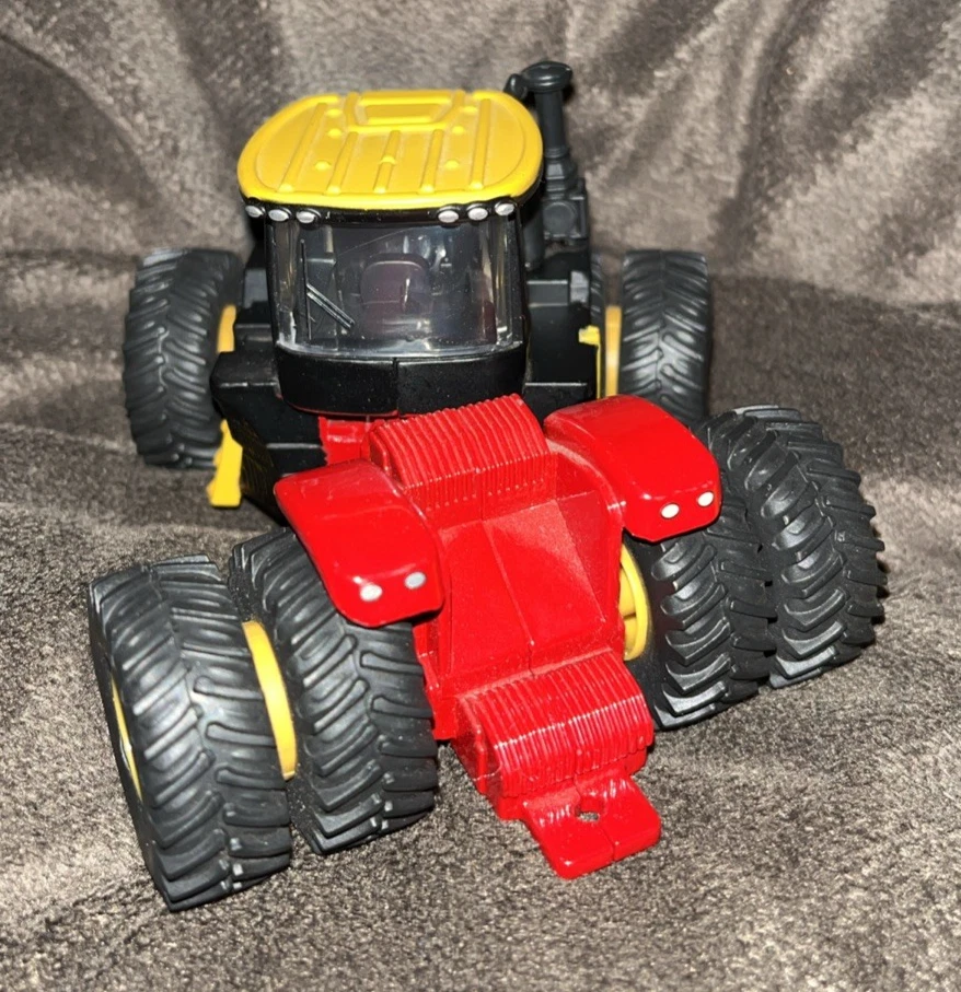 Versátil ERTL rojo escala 610 1/64 Foto 4 de 4