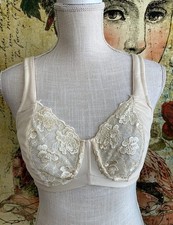 Breezies Lace Eclipse Wirefree Support Bra Champagne New