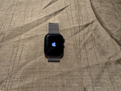 Apple Watch Series 7 41mm Black Aluminum Case, Metallic Band, 32GB MKMX3LL/A