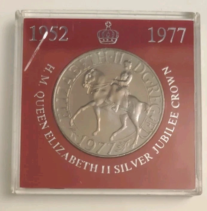 1952-1977 HER MAJESTY QUEEN ELIZABETH II SILVER JUBILEE CROWN COIN