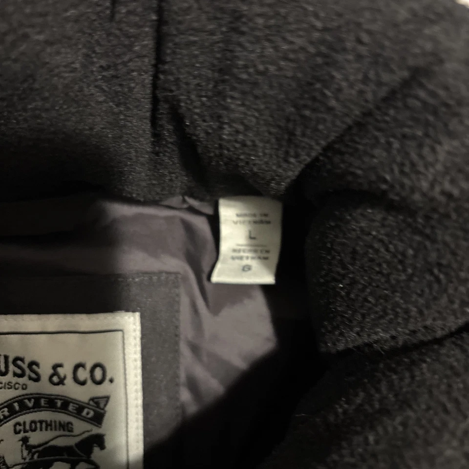 Levi's Winter Puffer Jacket Adult Size Large Black Embroidery Logo - Image 4 of 4