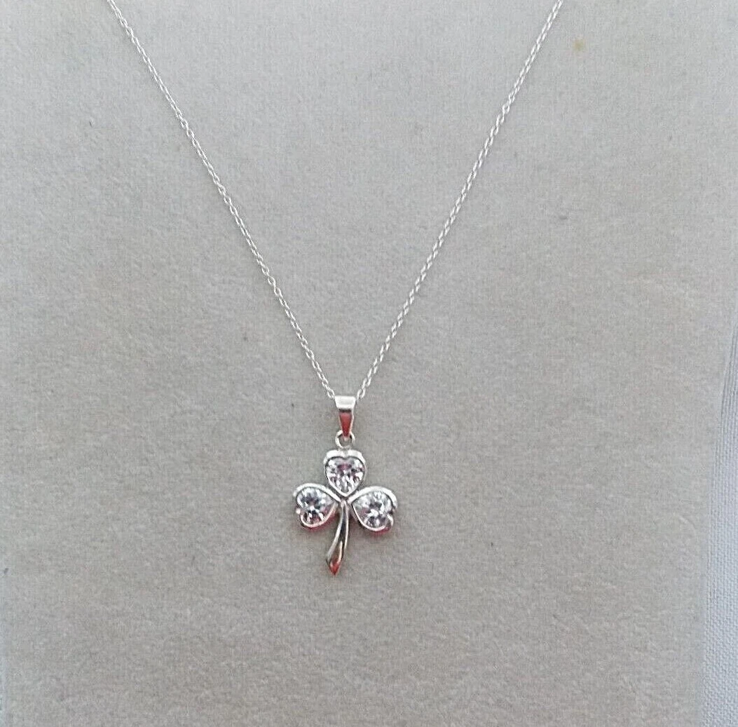 Three leaf hotsell clover necklace