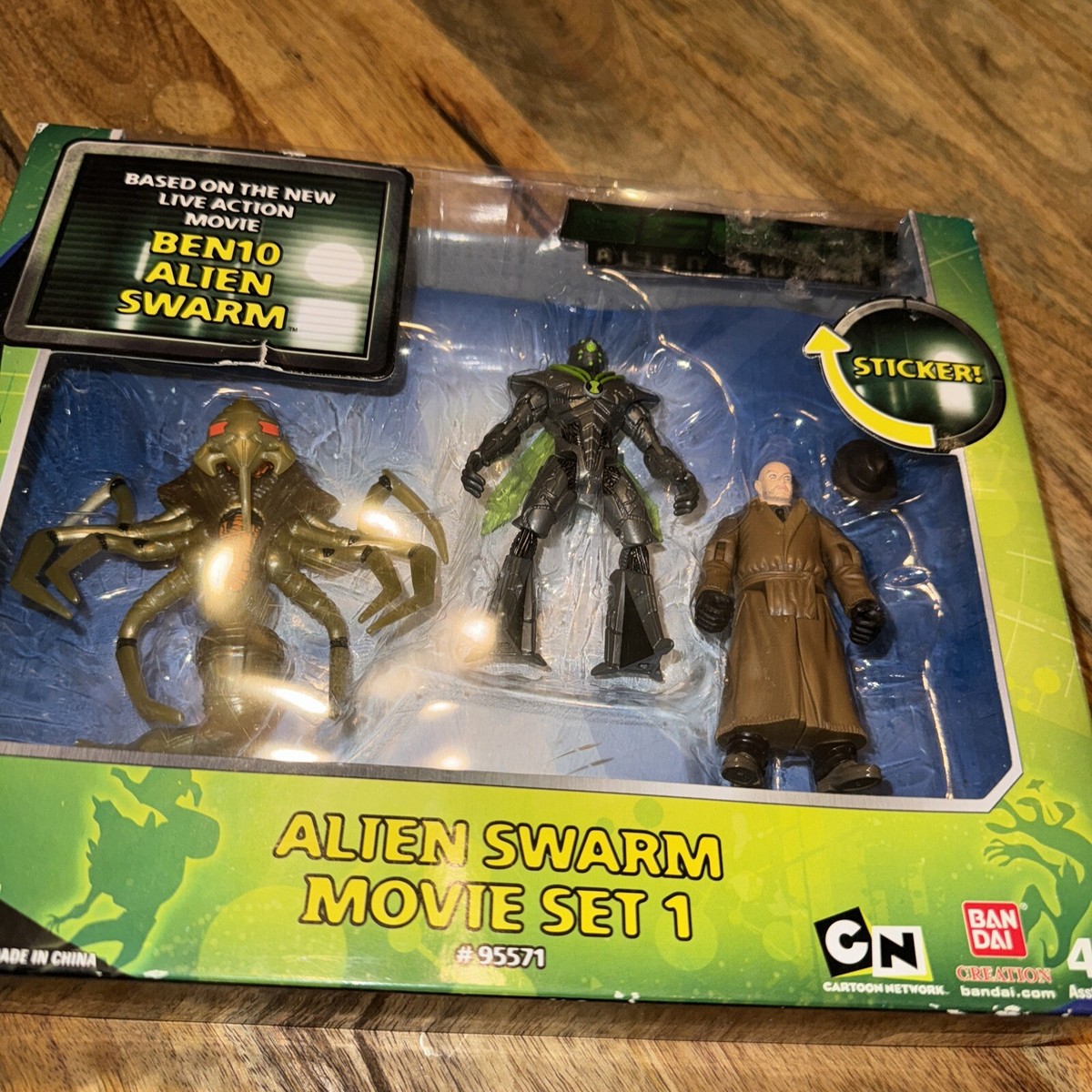 新品・未開封　BEN10 エイリアンスウォーム フィギュアセット s-l1200.jpg