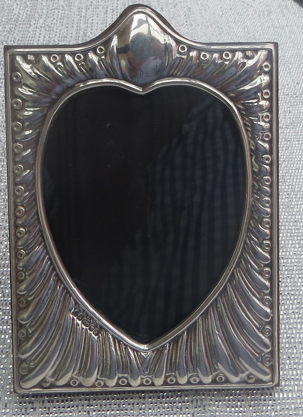 A LOVELY ENGLISH SILVER HEART PHOTO FRAME by PAUL VERNON FITCHIE eBay