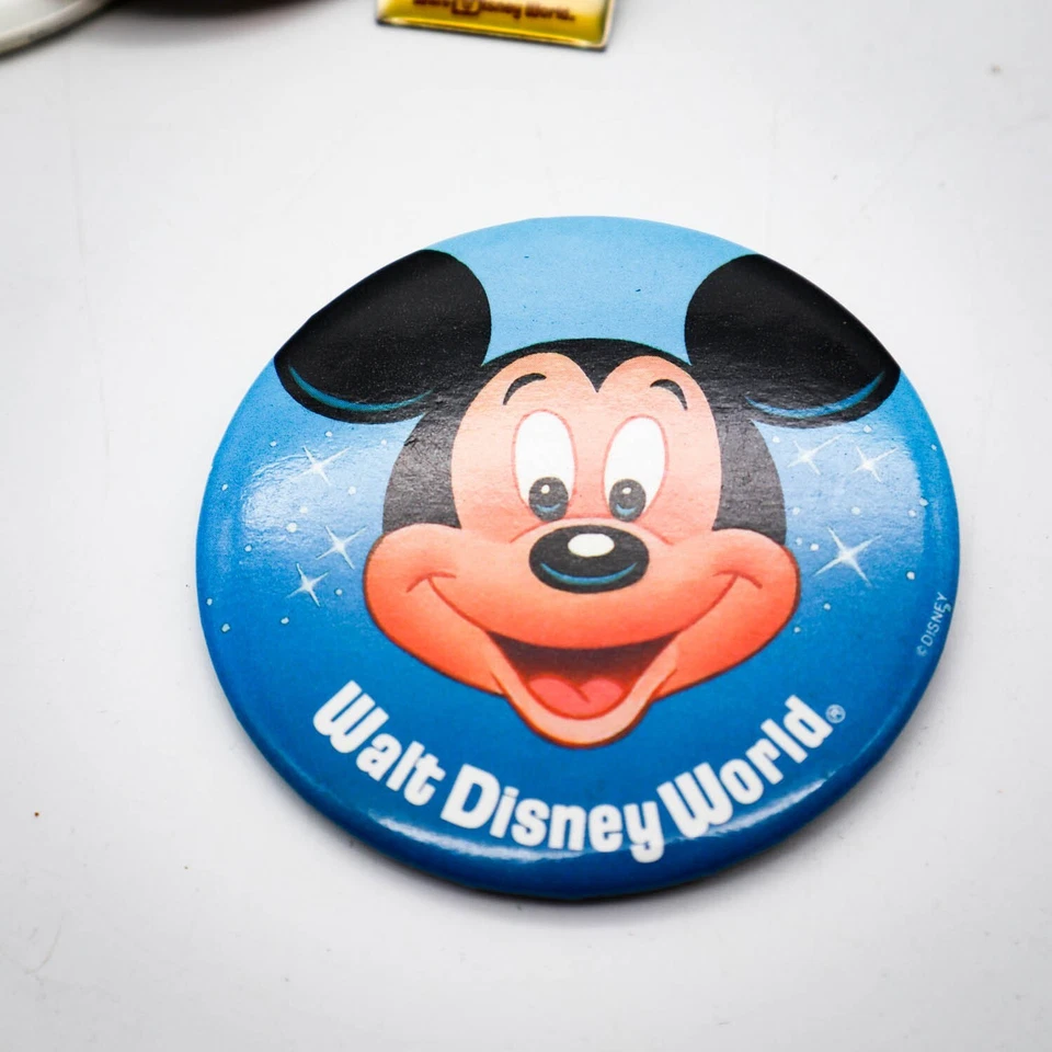 Lote 6 Prendedores Botón Miembro del Elenco Parques Disney De Colección WDW Cumpleaños 17 18 19 20 21 Foto 2 de 4