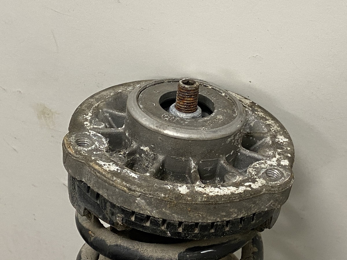 BMW 6 Coupe F13 650 i 2012 Front Left Shock Absorber 6795081
