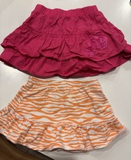 Lot of 2 Girls Skorts Size 4T   OshKosh  The Children  s Place EUC