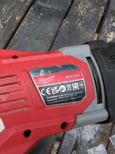 Milwaukee Reciprocating Saw With Blades, 9ah Battery 2021 Model - Picture 5 of 6
