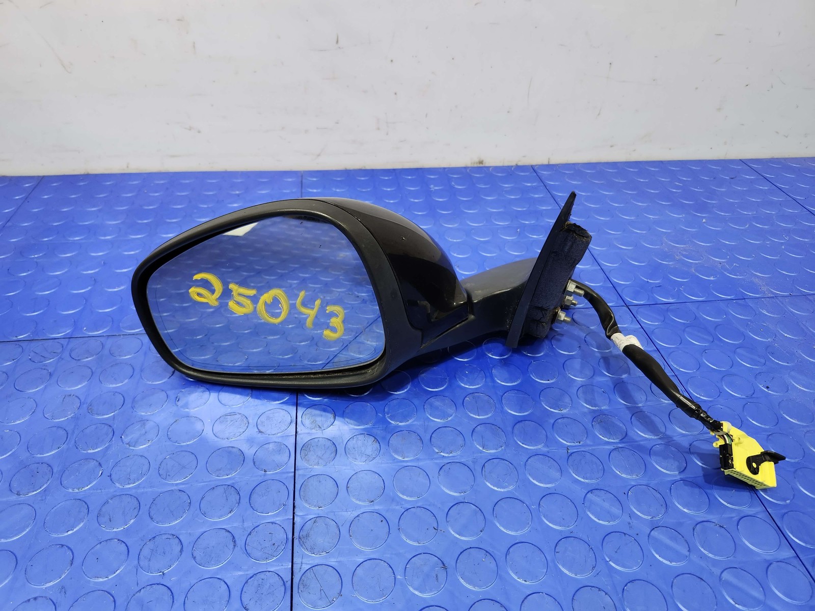 08-12 Maserati Quattroporte Side Door Mirror Left Driver Side Black OEM