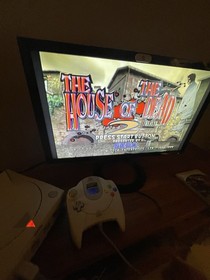 SEGA Dreamcast Console  w/ Controller, Memory Card, and 3 games - Tested!!