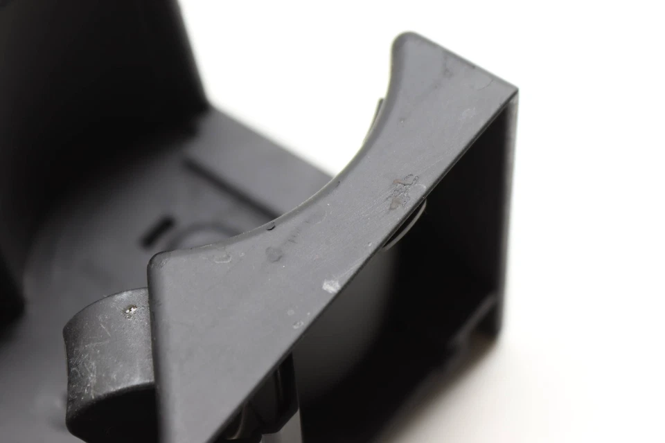 2002-2004 AUDI A6 QUATTRO - Center Console CUP Holder 8E0862533A - Image 3 of 4