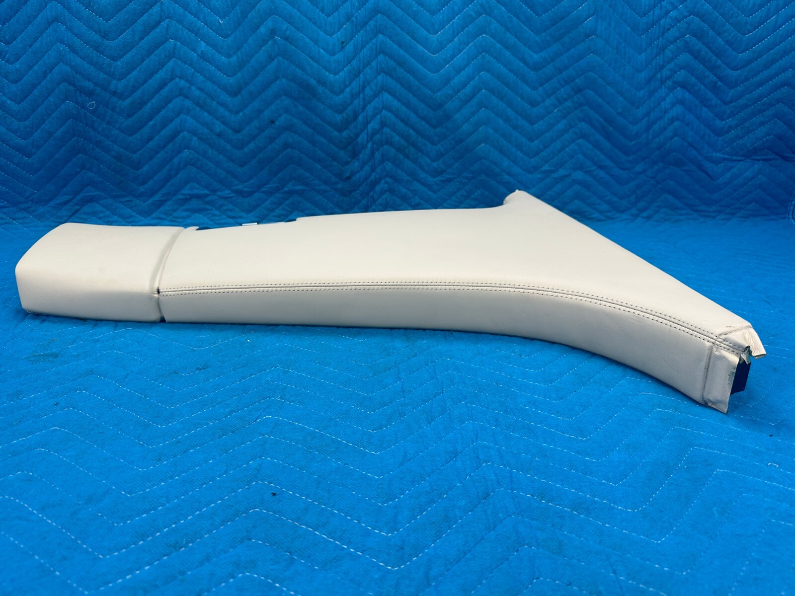 Bentley Flying Spur B-Pillar Lower Trim Panel Passenger Side Ivory 2008-2012 OEM