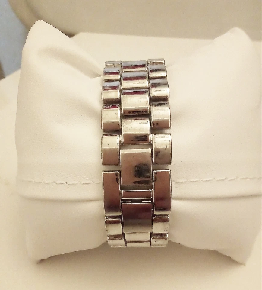 Reloj de pulsera Aeropostale vintage de acero inoxidable con múltiples esferas para dama Foto 3 de 4