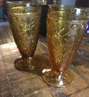 2 VINTAGE TIARA INDIANA SANDWICH GLASS CHANTILLY AMBER FOOTED ICED TEA TUMBLERS