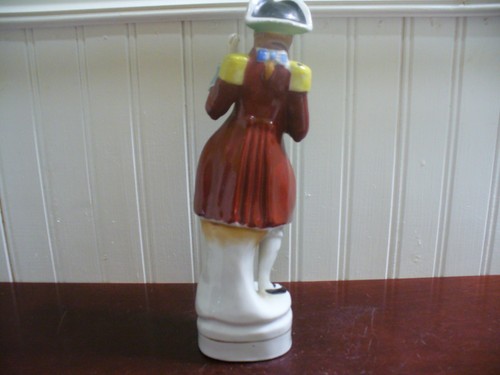 Vintage Hand Painted Porcelain Colonial Man Figurine - Picture 2 of 3
