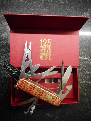 Victorinox Cyber Tool 34 / 125th Anniversary