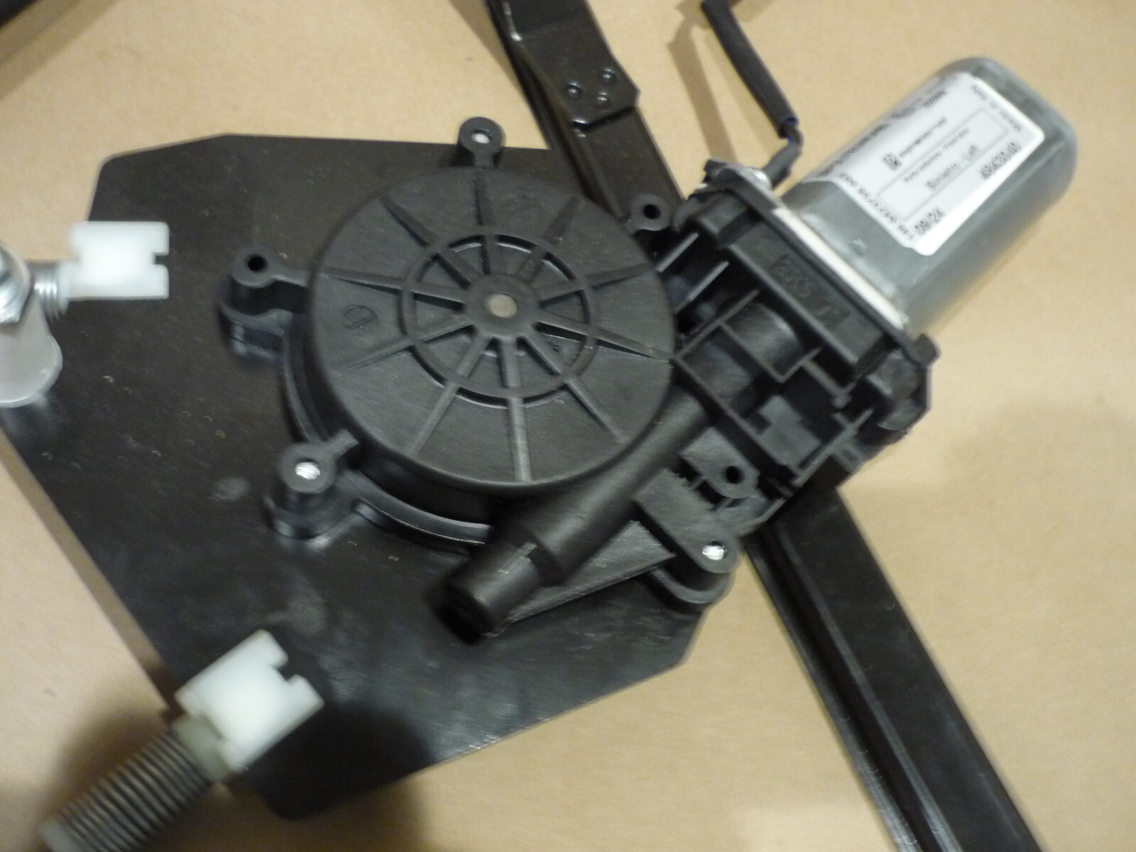 Maserati Quattroporte -LH Front Door Window Regulator/ Motor - P/N 84934200/A