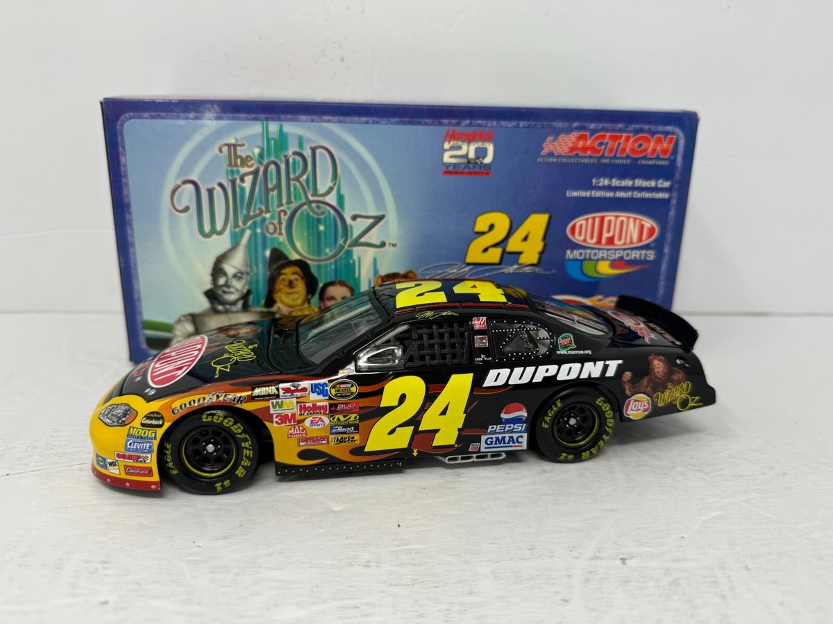 Action Nascar #24 Jeff Gordon DuPont The Wizard of Oz 2004 Chevy 1