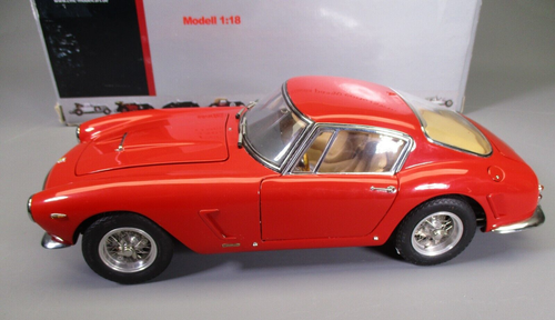 AT743 CMC 1/18 1:18 FERRARI 250GT BERLINETTA KURZER SCHRITT SWB 1961 REF M-046 SEHR GUTER ZUSTAND - Bild 4 von 22