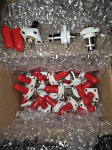 RADIALL R141410000 - RF Coaxial Connectors BNC Insulated Square Flange Jack - Picture 2 of 3